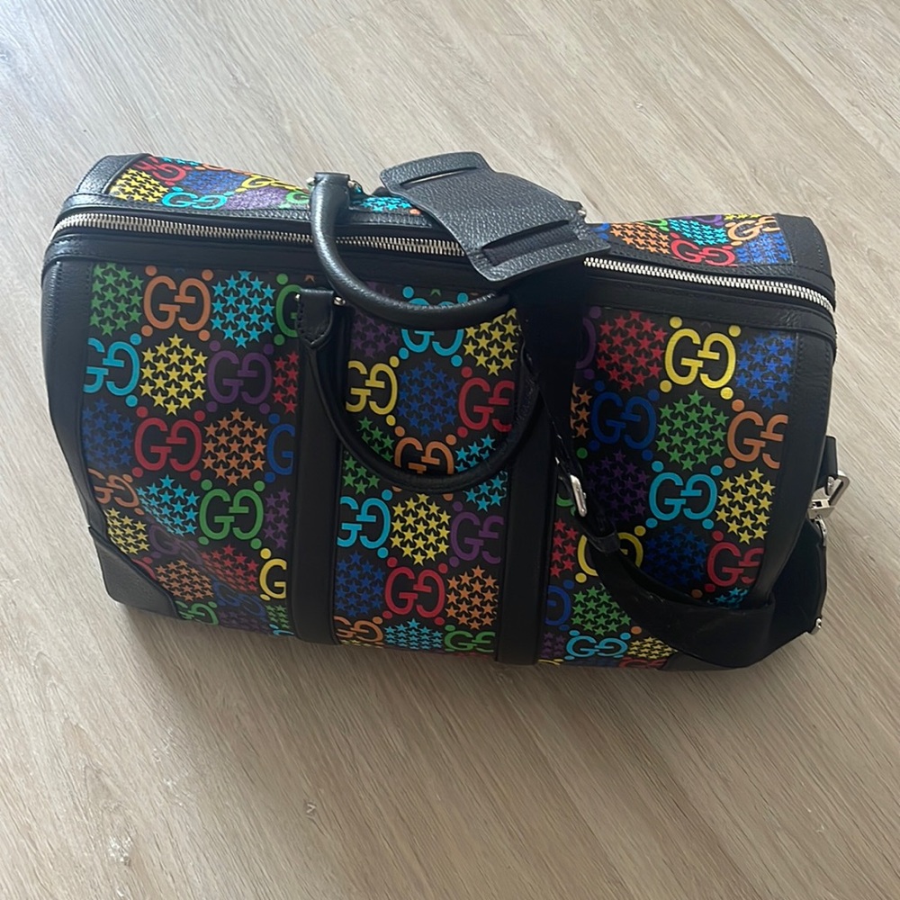 gucci duffle bag
